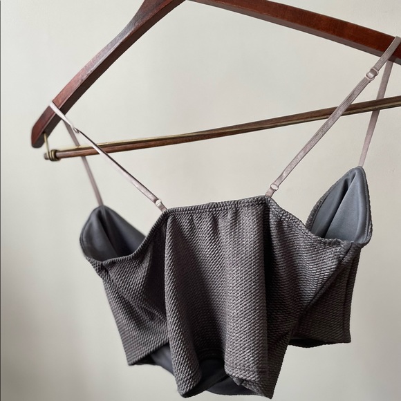 Dulce Carina Silver Ribbed Crossed Bralette: One Size - Picture 3 of 3